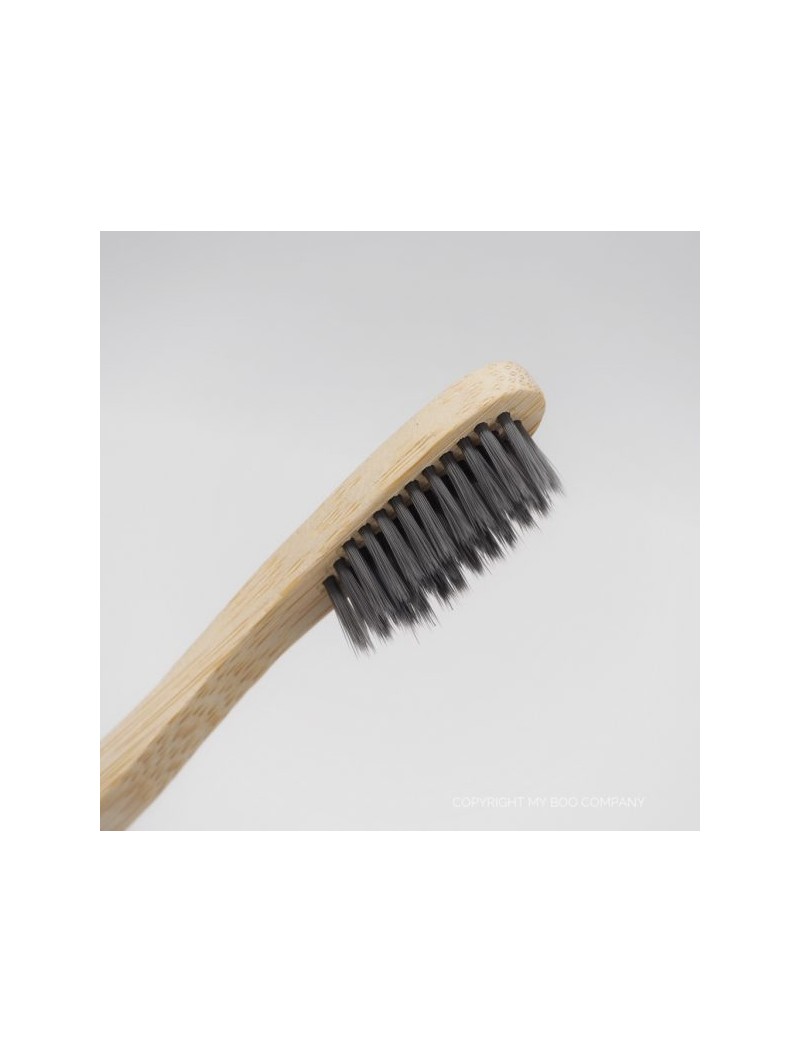 Brosse à dents en bambou infusée au charbon adulte