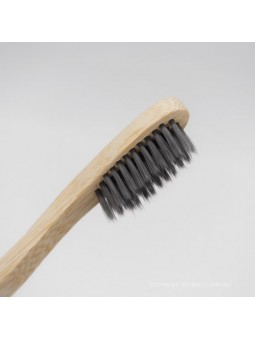 Brosse à dents en bambou infusée au charbon adulte